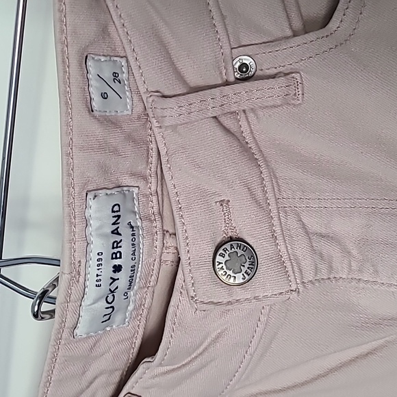 EUC s.28 Lucky Brand blush jeans - Picture 2 of 6